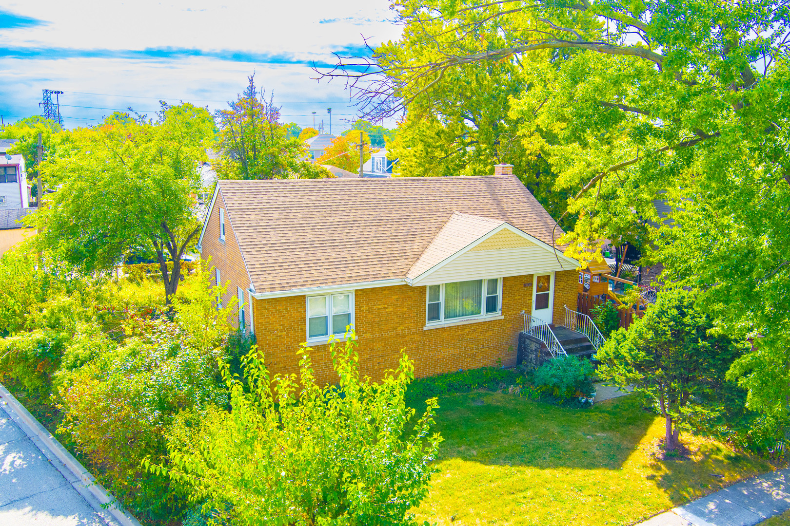 7635 W 65th Place, Bedford Park, IL 60501