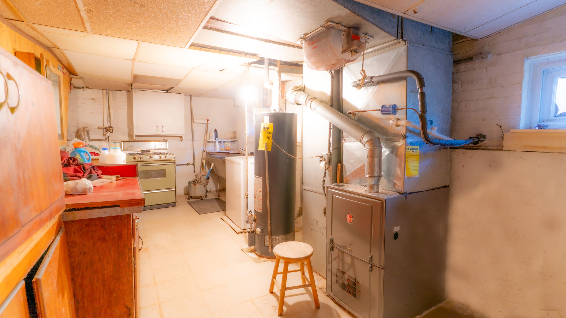 7635 W 65th Place, Bedford Park, IL 60501