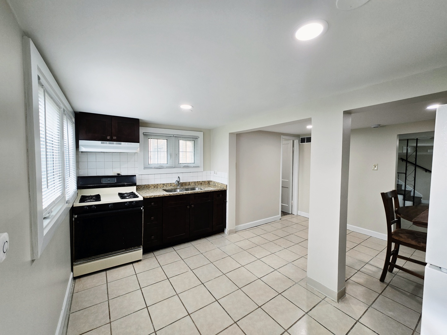 5010 Harold Avenue #B, Schiller Park, IL 60176