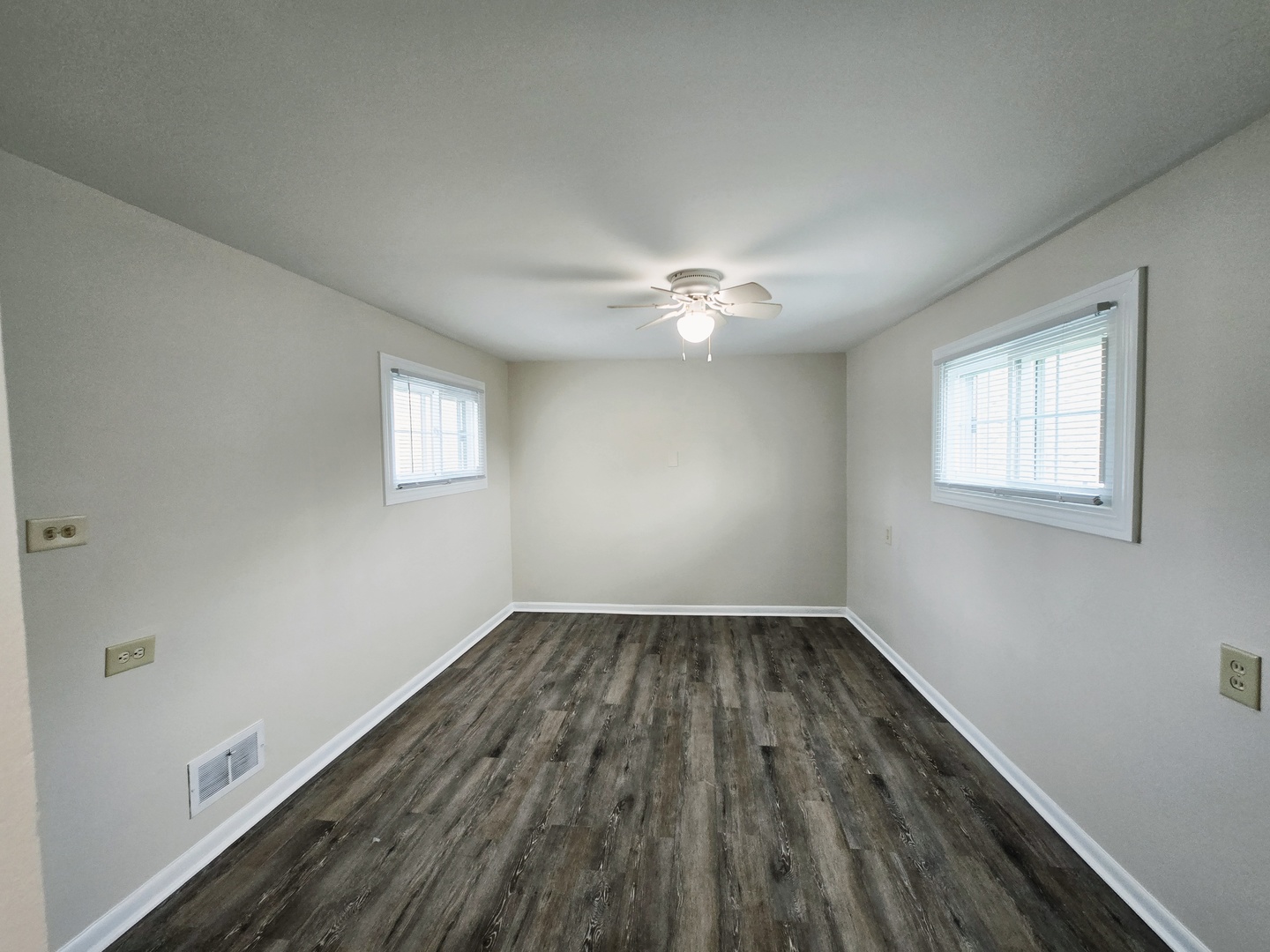 5010 Harold Avenue #B, Schiller Park, IL 60176