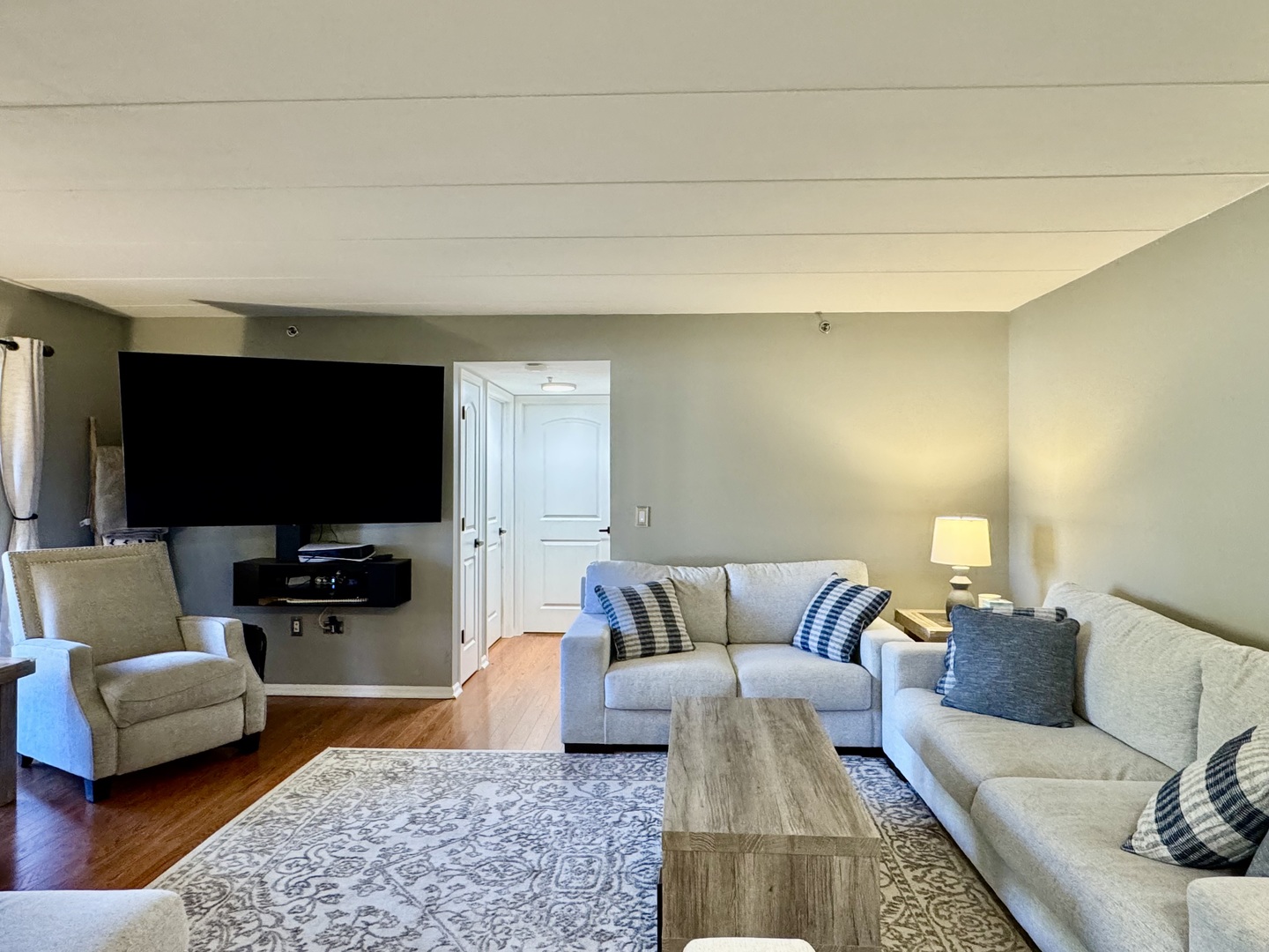 6950 Heritage Circle #4-1A, Orland Park, IL 60462