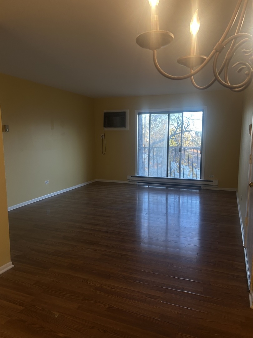 162 S Waters Edge Drive #301, Glendale Heights, IL 60139