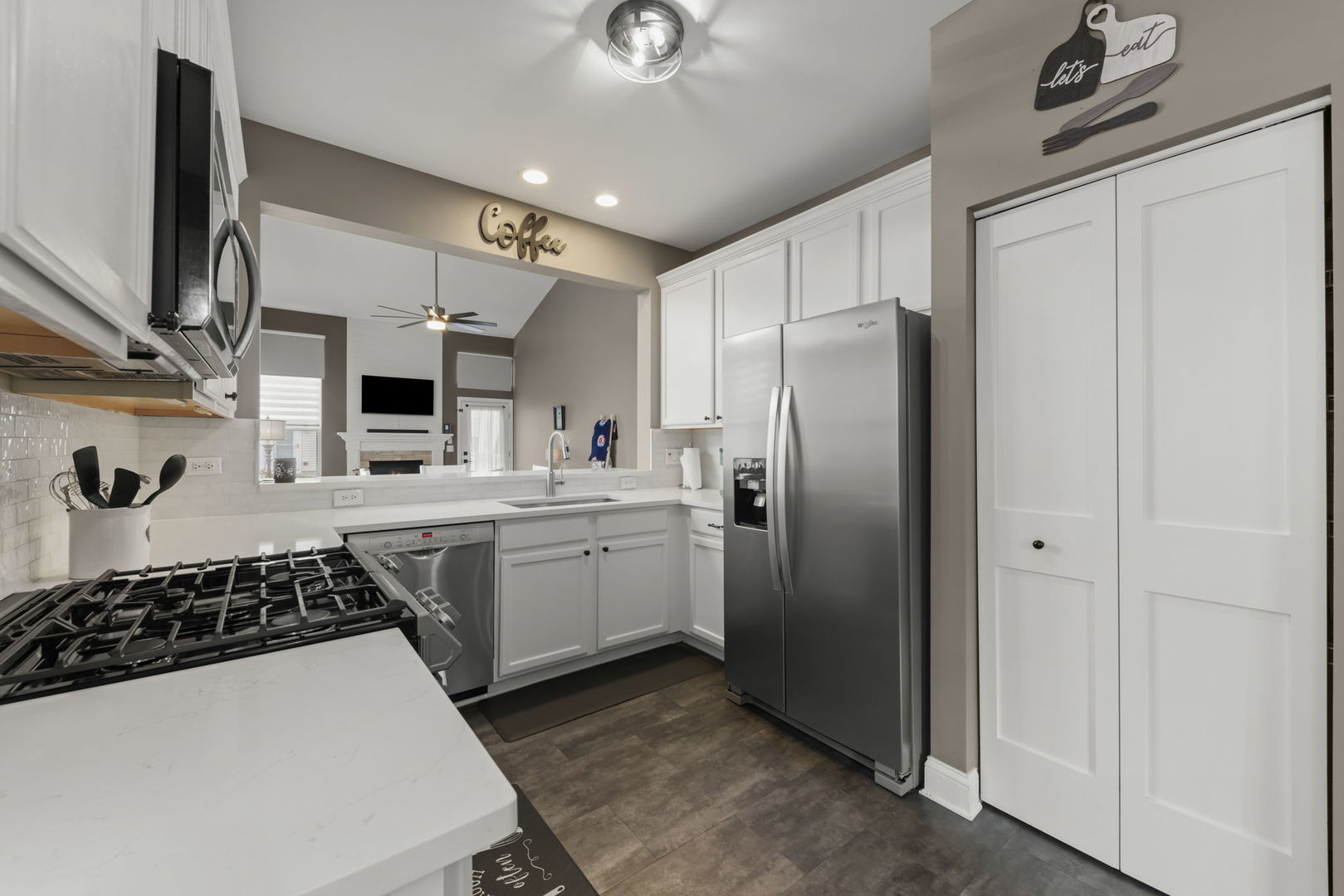 907 Bluebell Circle, Joliet, IL 60431