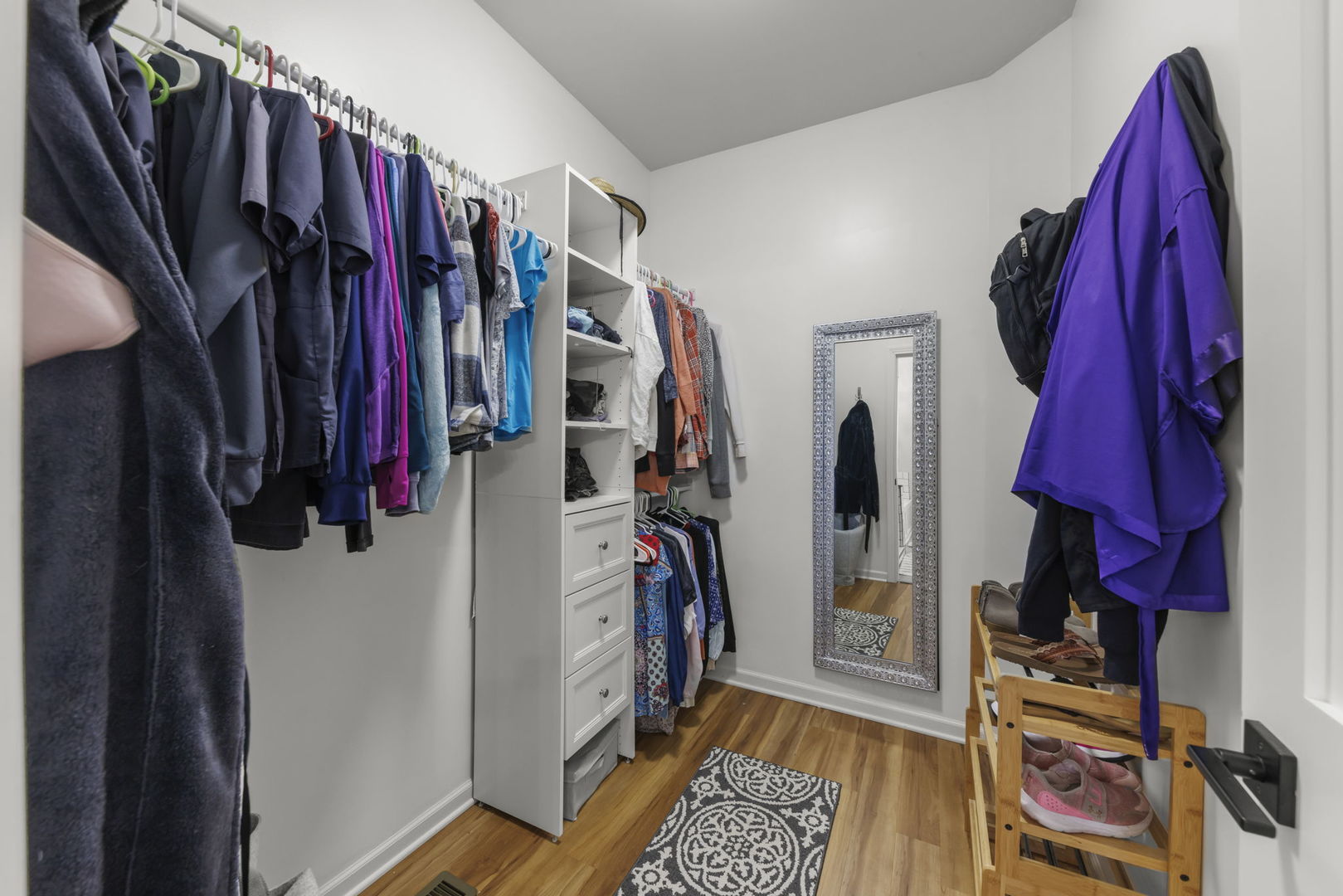 907 Bluebell Circle, Joliet, IL 60431