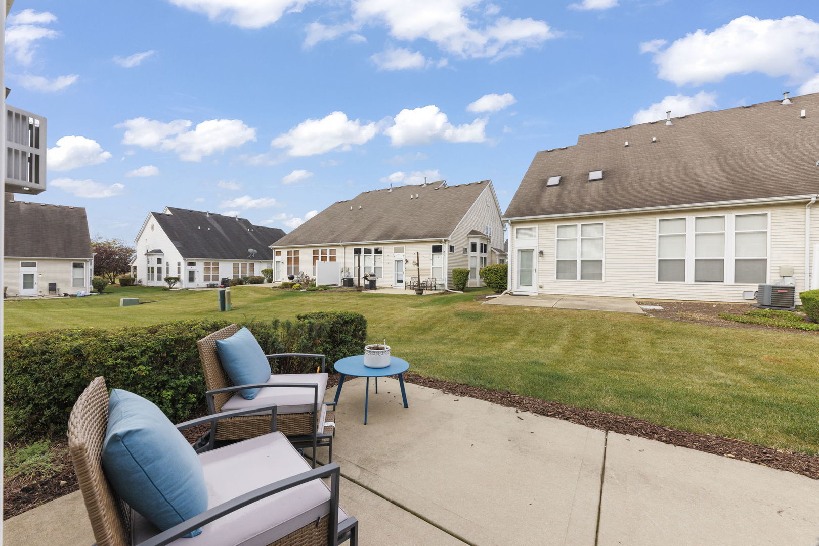 907 Bluebell Circle, Joliet, IL 60431