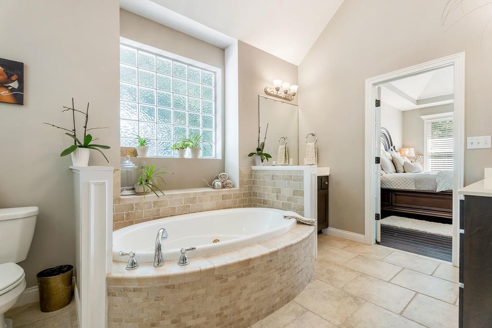 8617 N 381, Lake Village, IN 46349