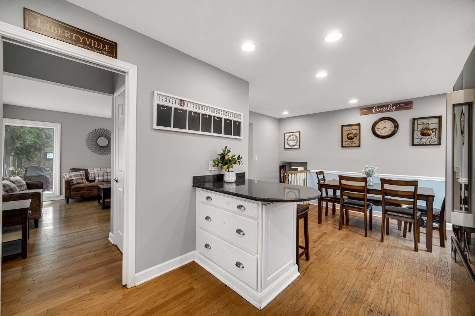 533 Drake Street, Libertyville, IL 60048