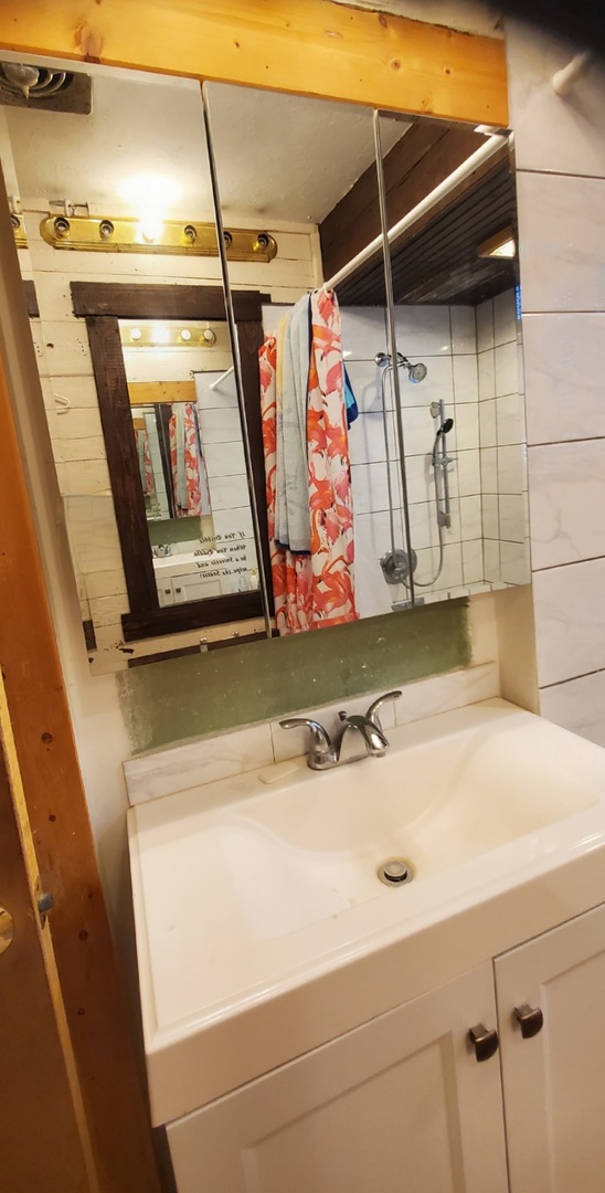 91 Lippincott Road, Fox Lake, IL 60020