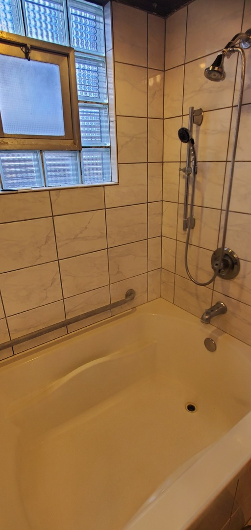 91 Lippincott Road, Fox Lake, IL 60020