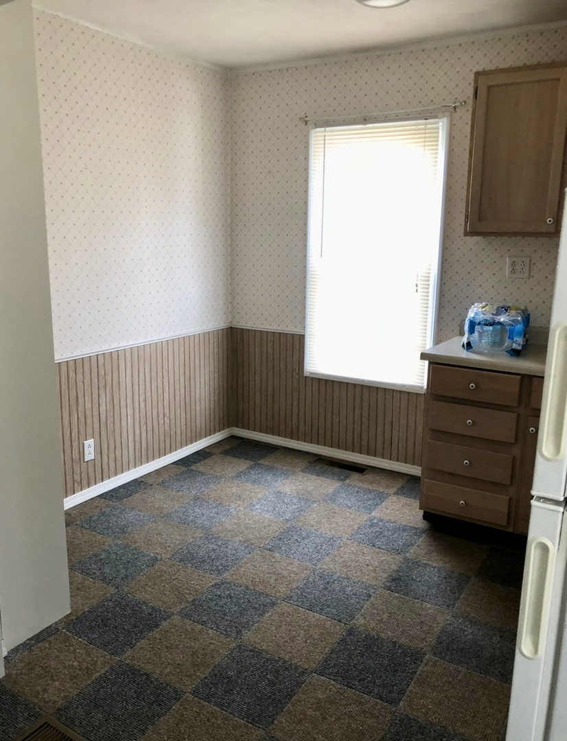 2021 7th Street, Peru, IL 61354