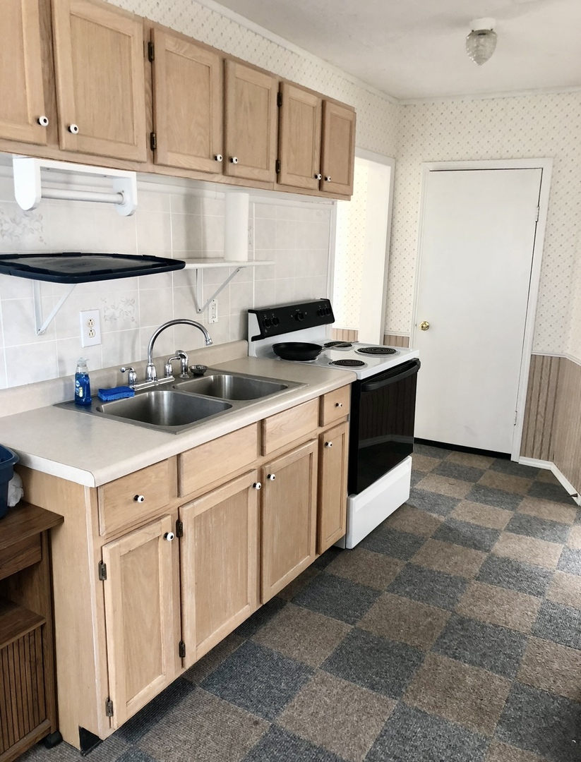 2021 7th Street, Peru, IL 61354