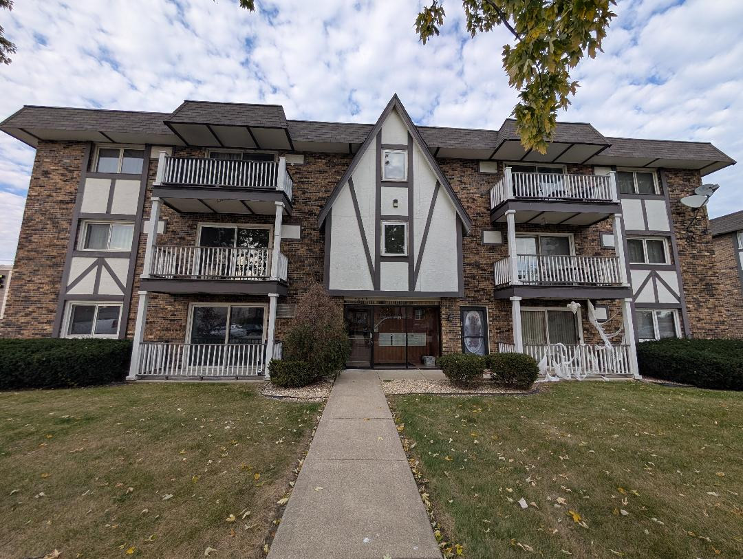 5858 W 87th Street #1A, Burbank, IL 60459
