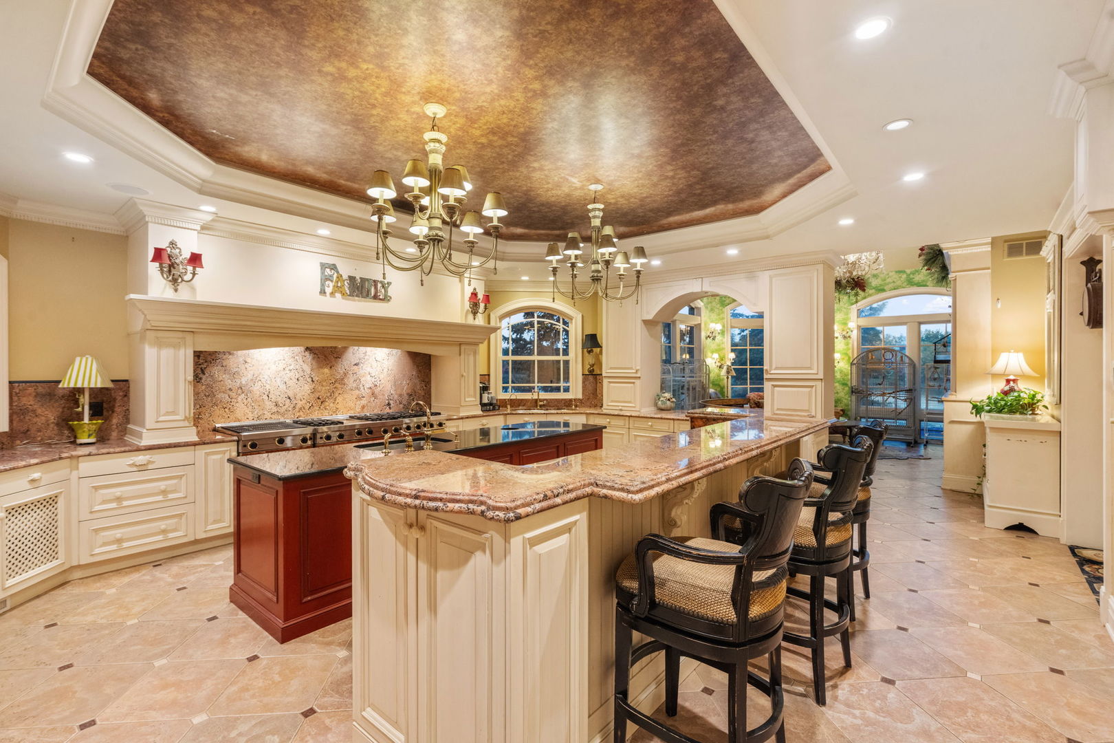 561 W 58th Street, Hinsdale, IL 60521