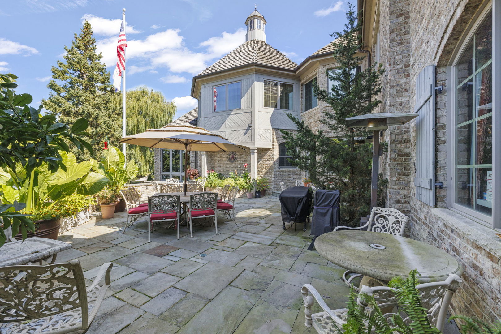 561 W 58th Street, Hinsdale, IL 60521