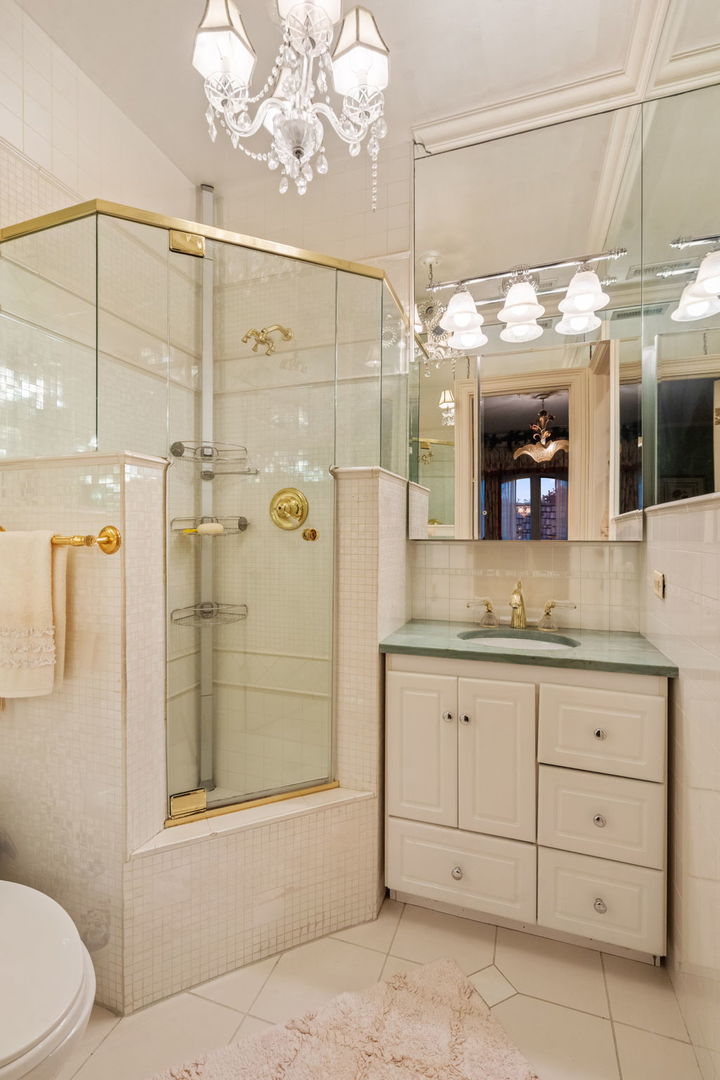 561 W 58th Street, Hinsdale, IL 60521