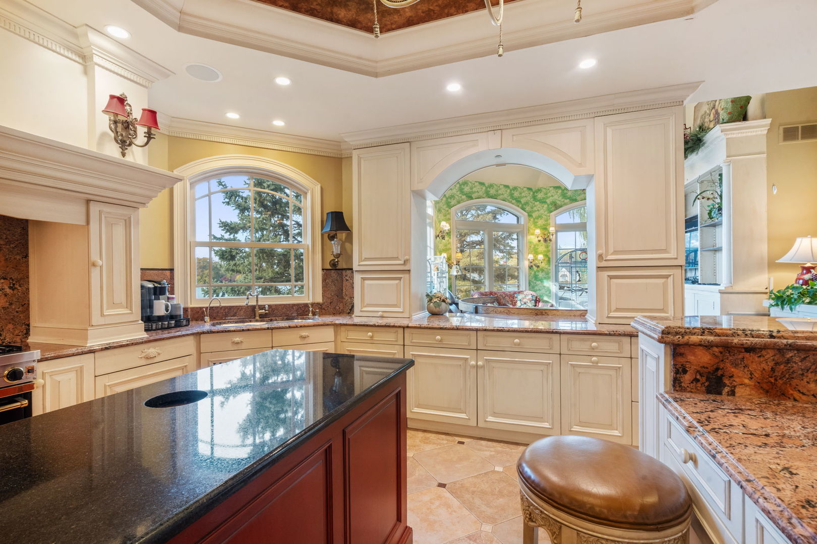 561 W 58th Street, Hinsdale, IL 60521