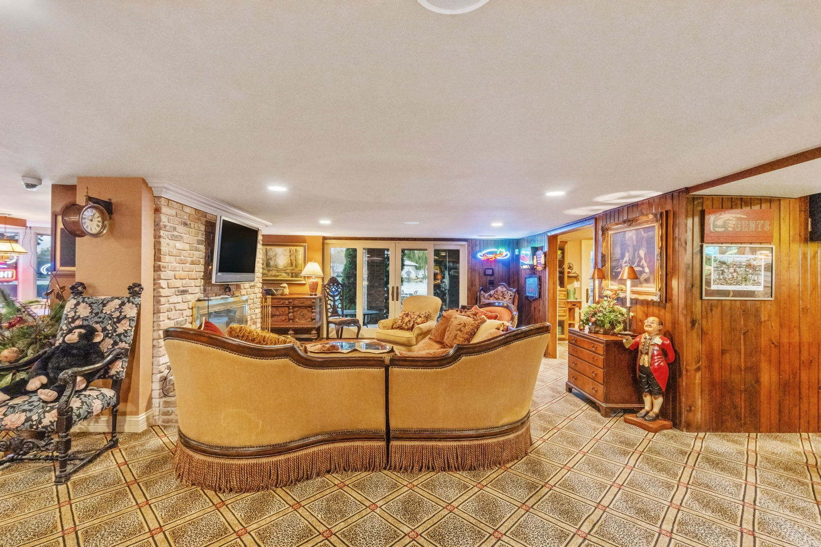 561 W 58th Street, Hinsdale, IL 60521