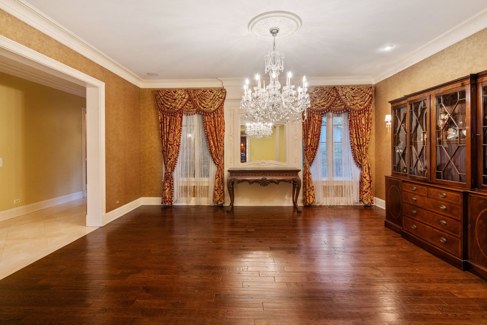 561 W 58th Street, Hinsdale, IL 60521