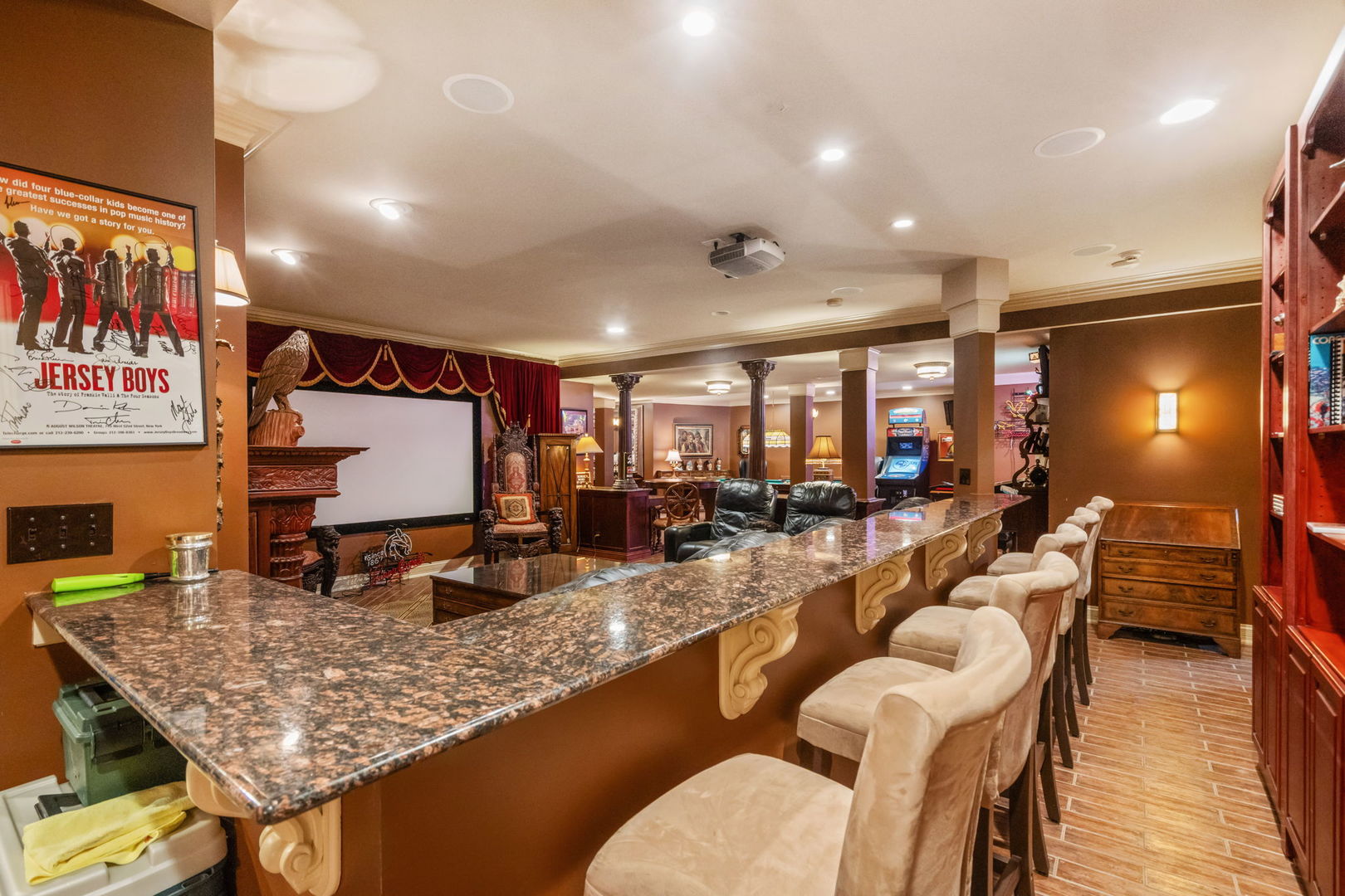 561 W 58th Street, Hinsdale, IL 60521