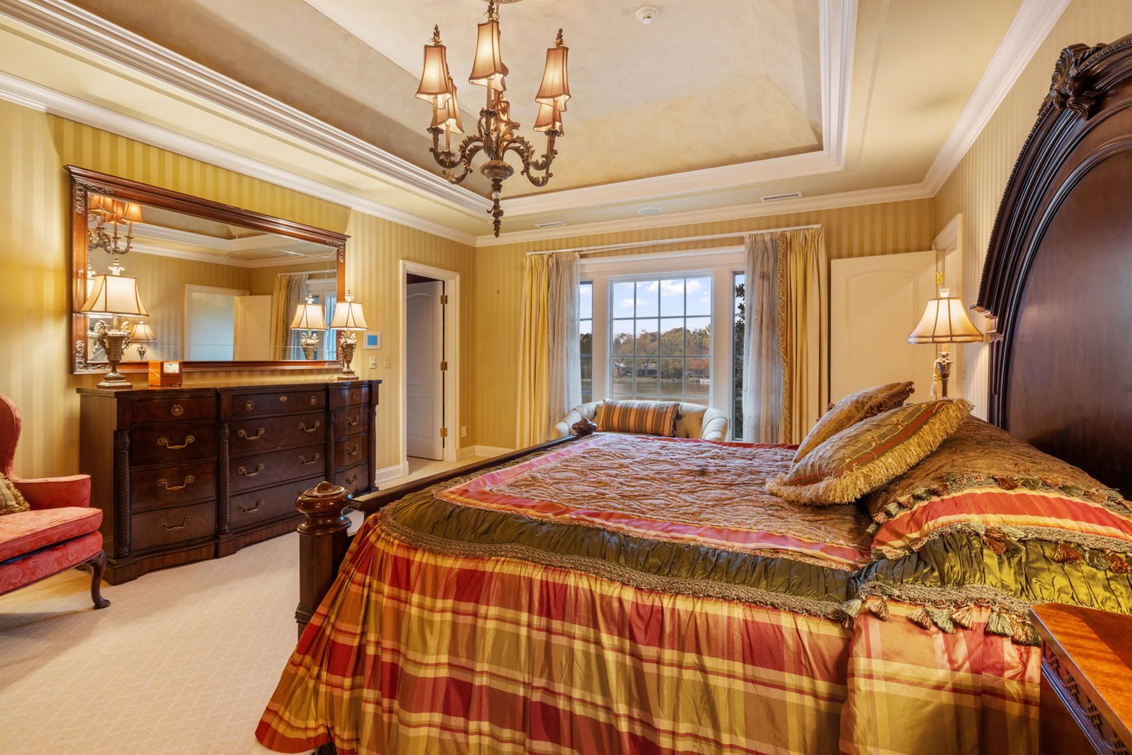 561 W 58th Street, Hinsdale, IL 60521