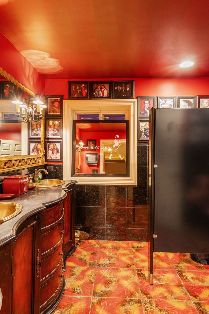 561 W 58th Street, Hinsdale, IL 60521