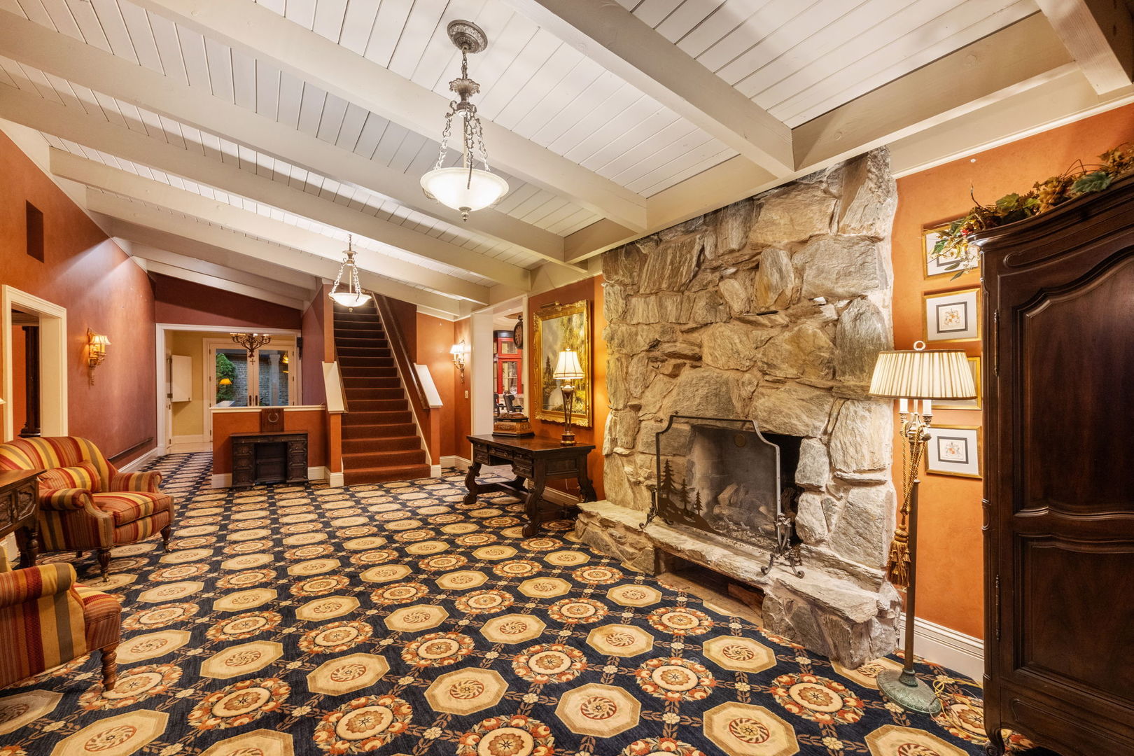 561 W 58th Street, Hinsdale, IL 60521