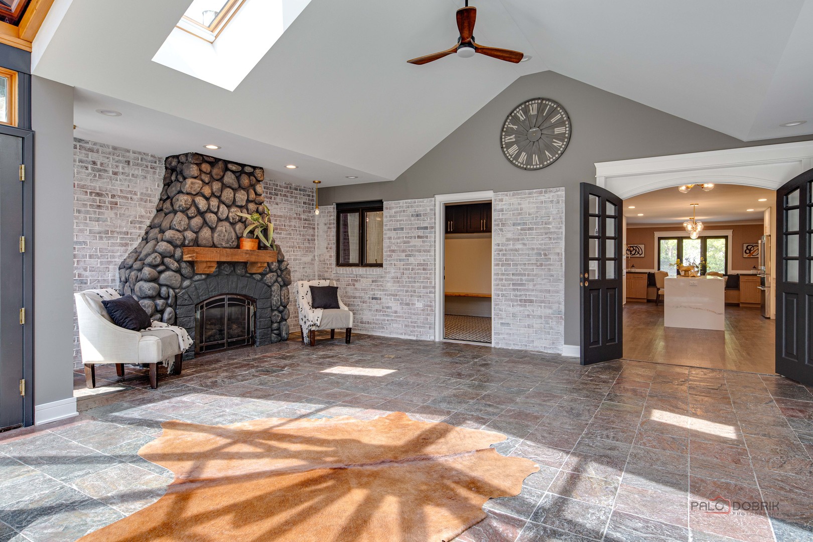 2221 Donegal Drive, Darien, IL 60561