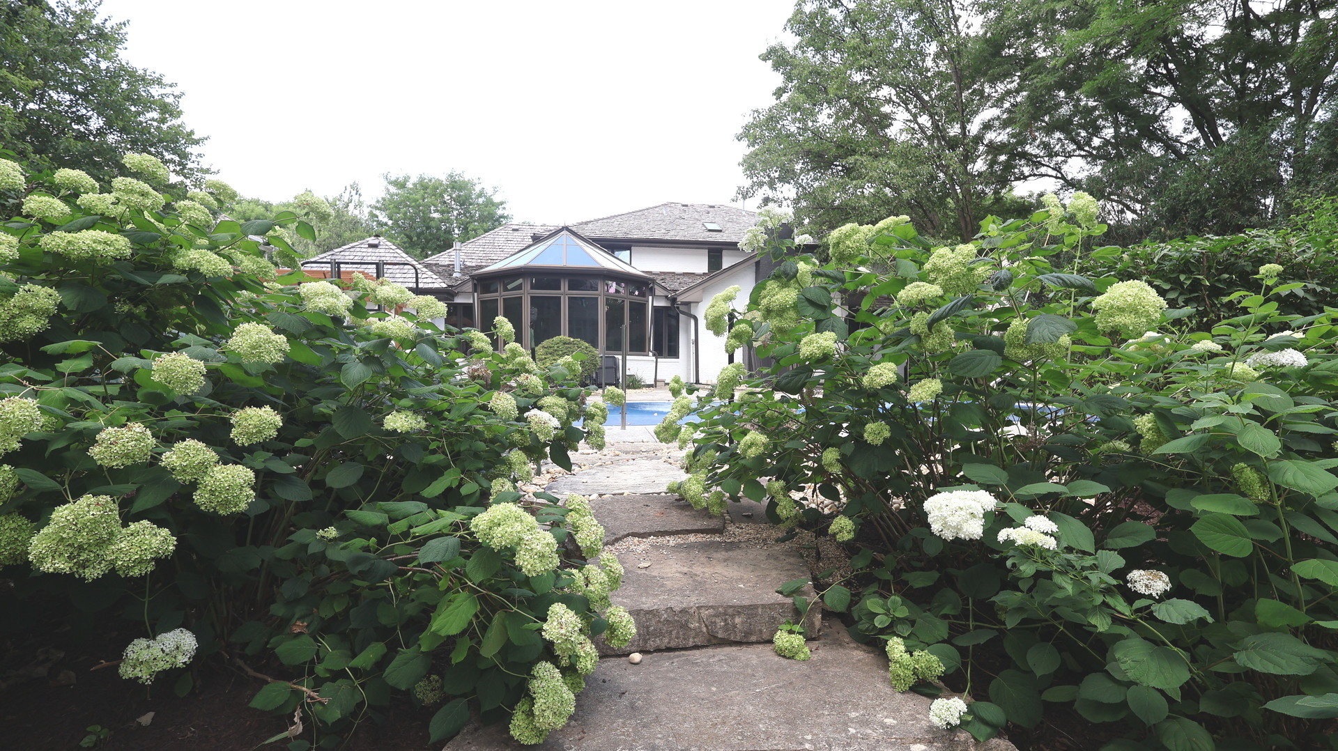 2221 Donegal Drive, Darien, IL 60561