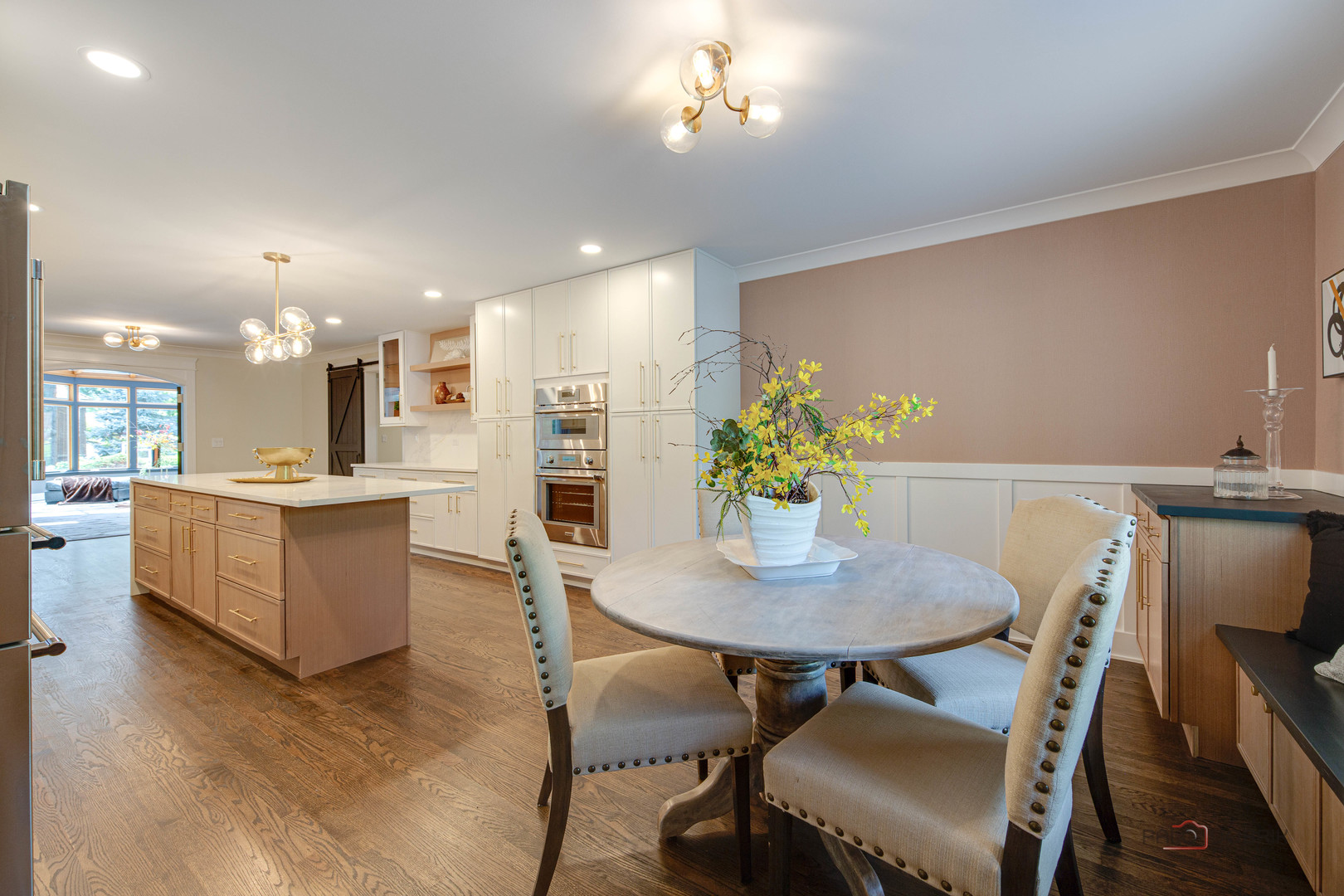 2221 Donegal Drive, Darien, IL 60561