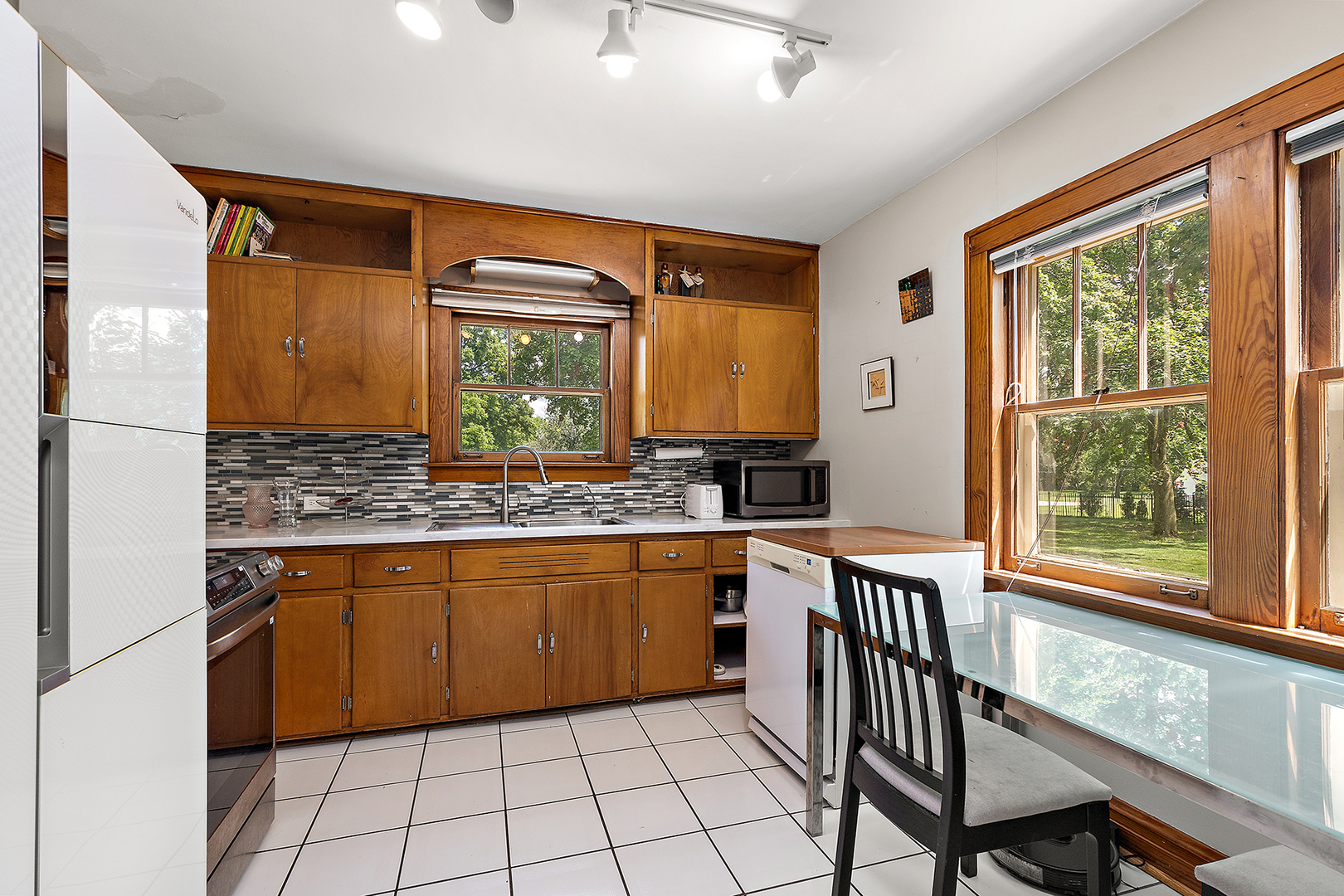 7755 Wolf Road, La Grange, IL 60525