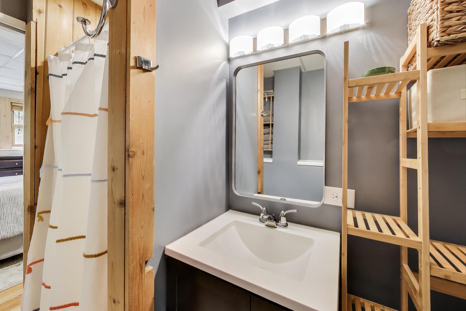 38800 N West Avenue, Lake Villa, IL 60046