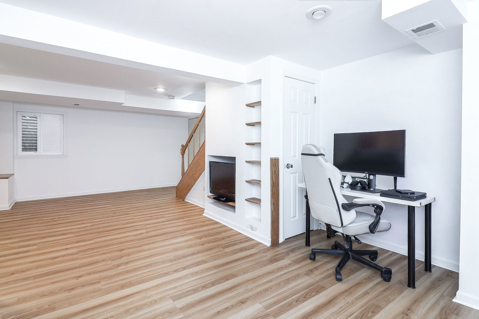 480 Village Green Road, Naperville, IL 60540