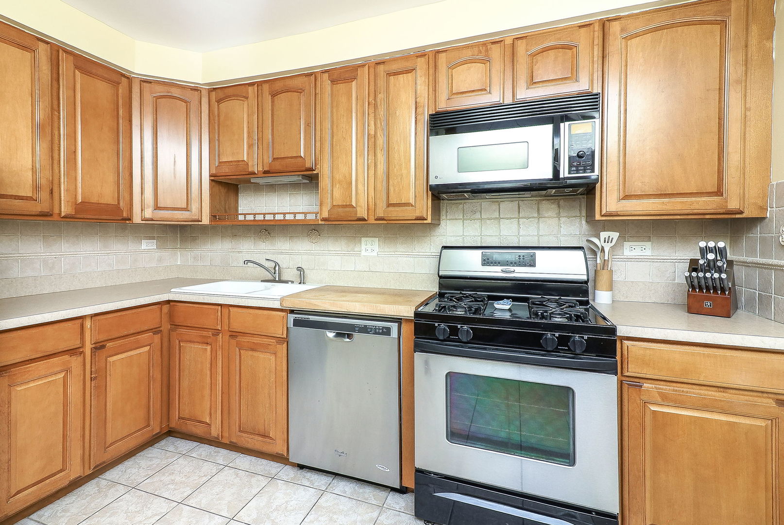 480 Village Green Road, Naperville, IL 60540