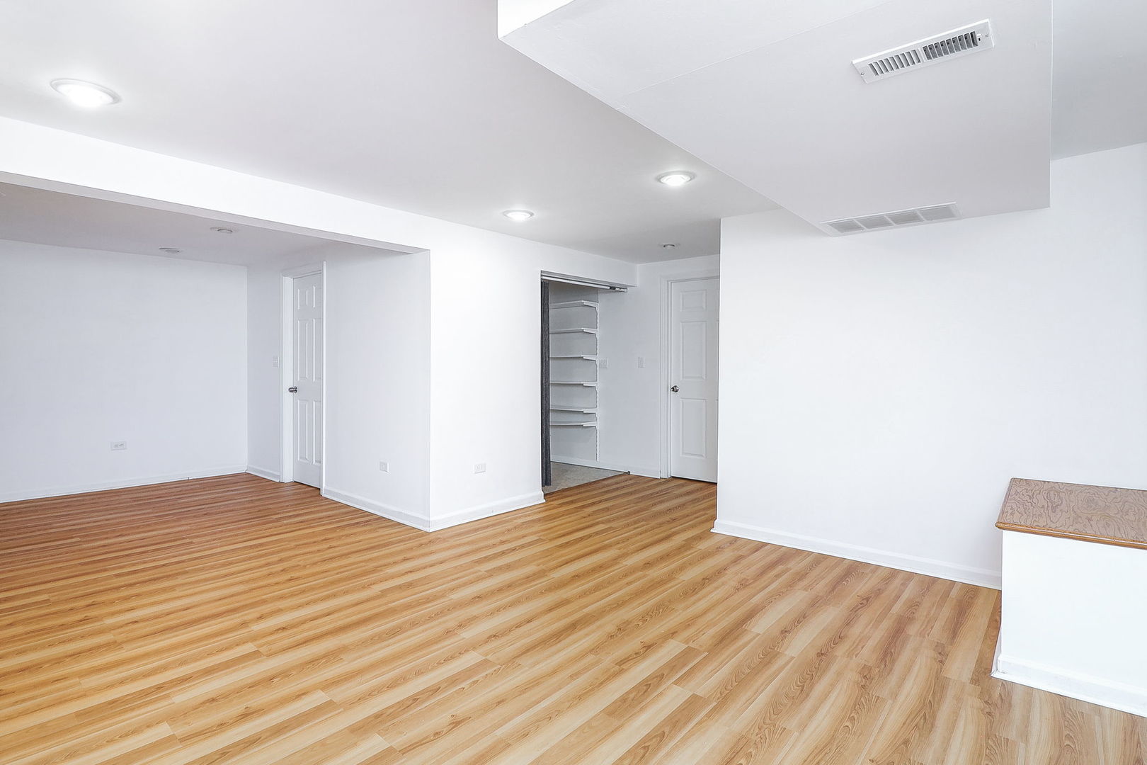 480 Village Green Road, Naperville, IL 60540