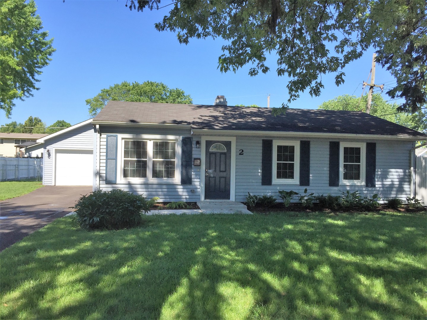 2 SWEETBRIAR Court, South Elgin, IL 60177