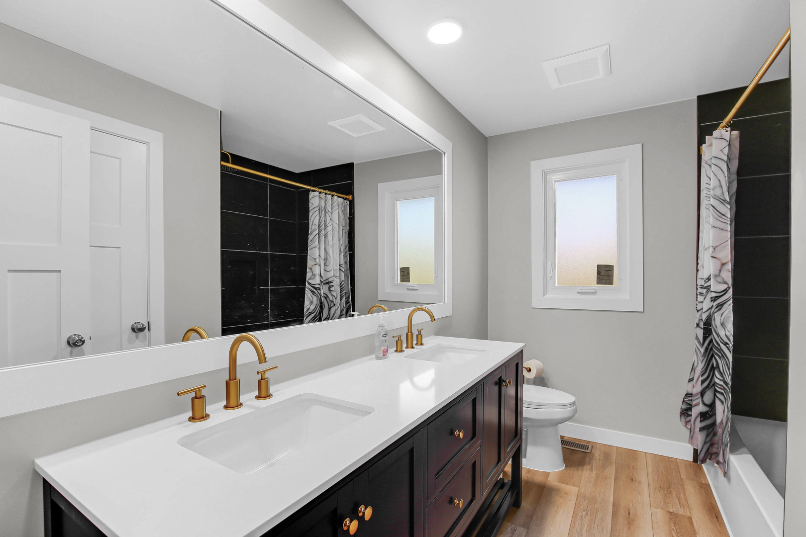 15636 Chapel Hill Road, Orland Park, IL 60462