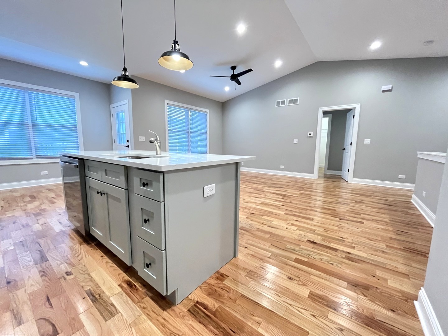 517 COBBLESTONE Circle, Harvard, IL 60033