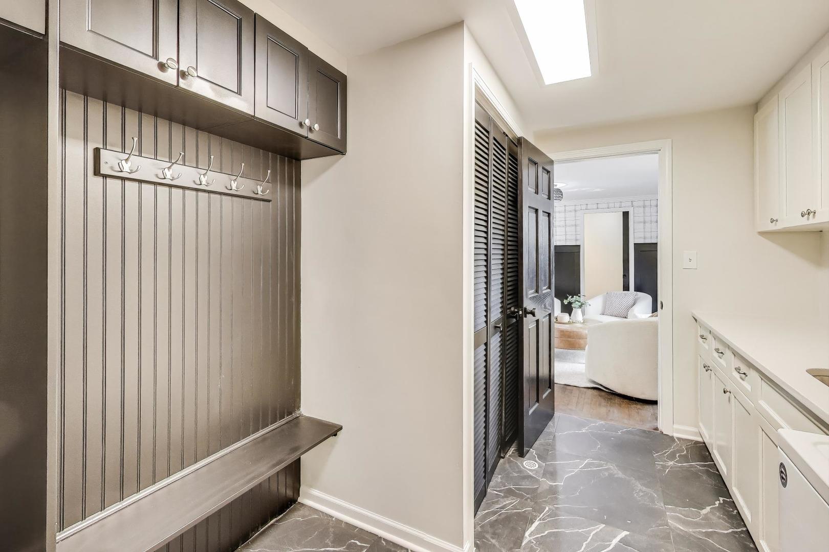 1321 W Liberty Drive, Wheaton, IL 60187