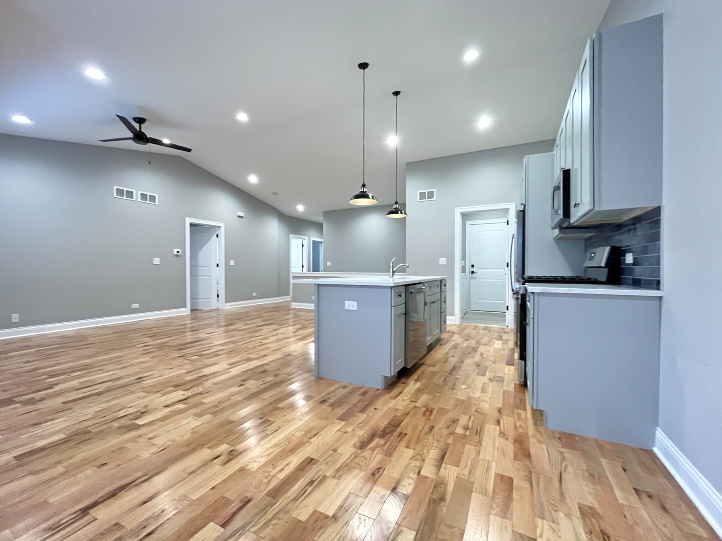 514 COBBLESTONE Circle, Harvard, IL 60033