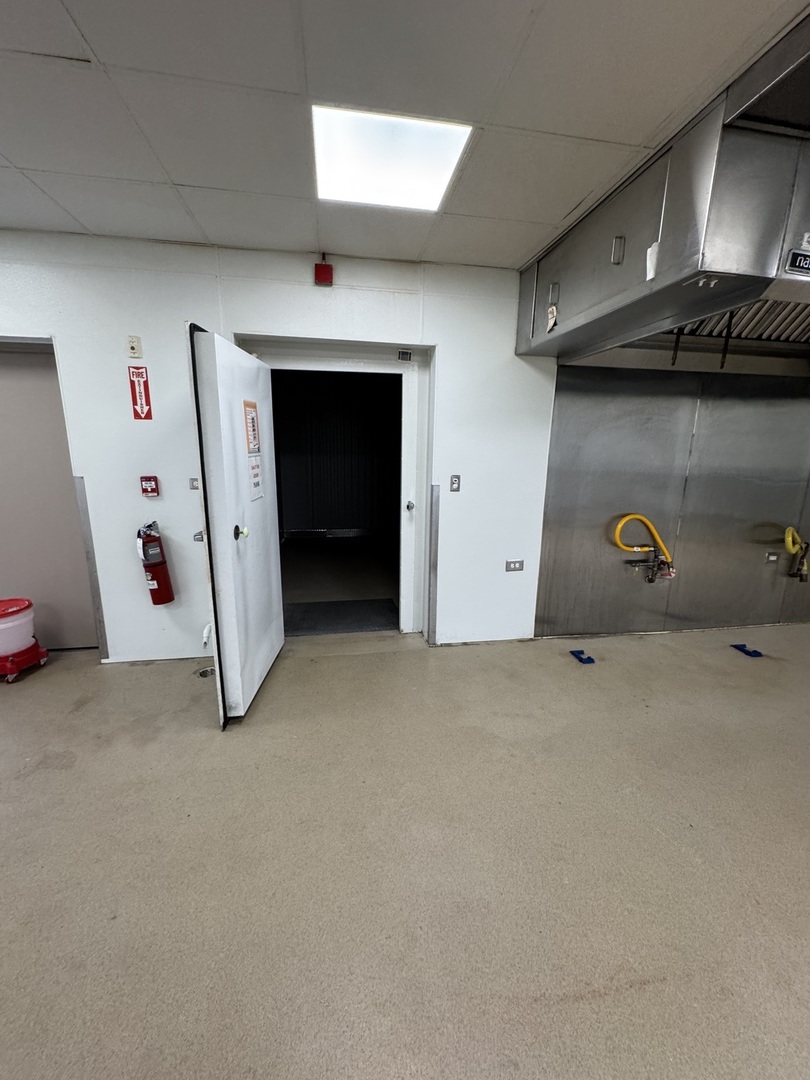 225 E Irving Park Road, Roselle, IL 60172