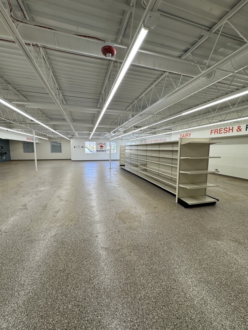 225 E Irving Park Road, Roselle, IL 60172