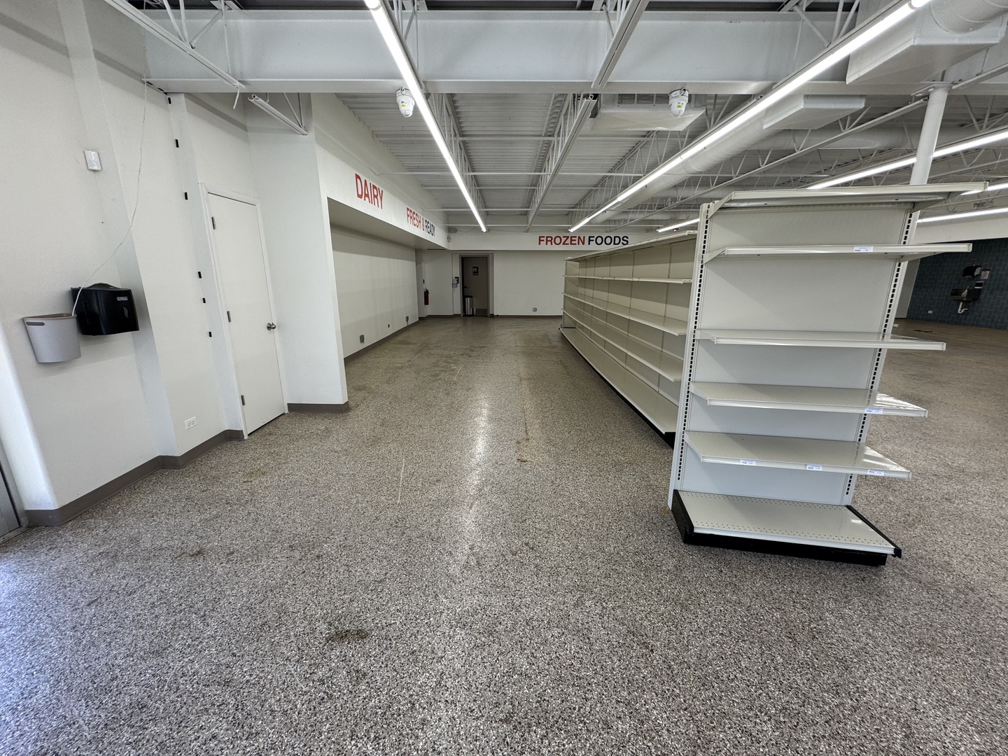 225 E Irving Park Road, Roselle, IL 60172