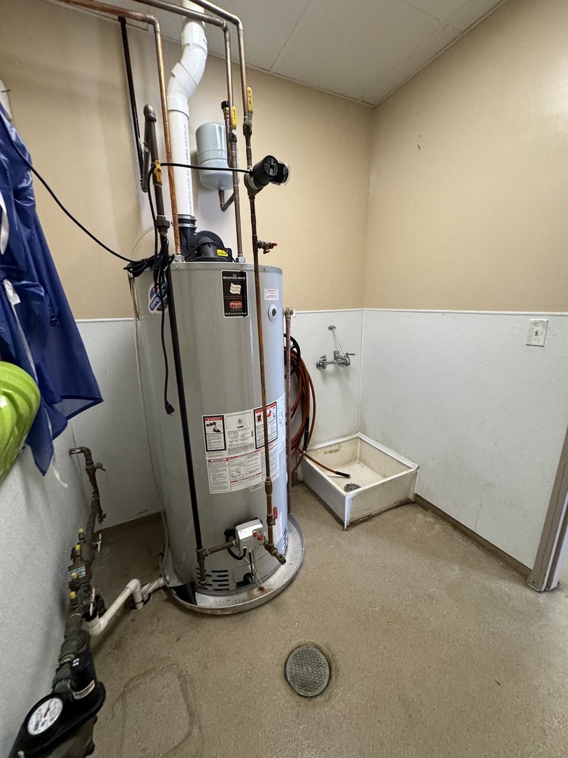 225 E Irving Park Road, Roselle, IL 60172