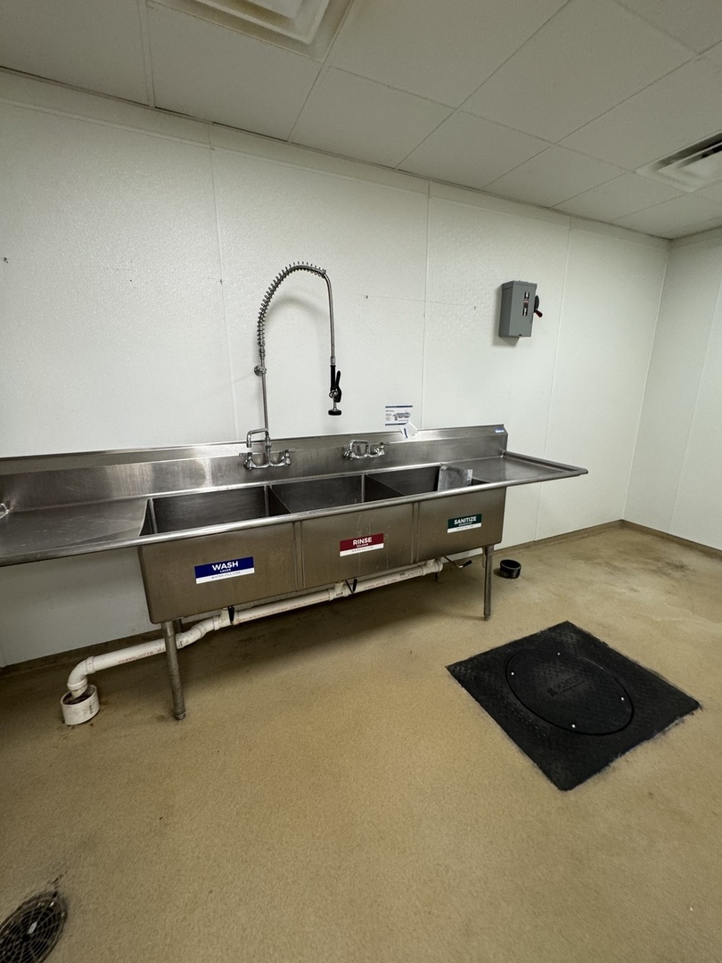 225 E Irving Park Road, Roselle, IL 60172