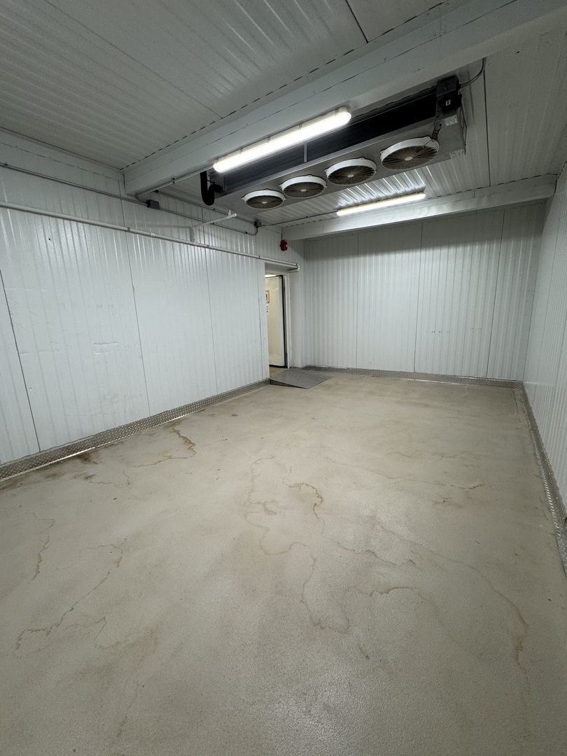 225 E Irving Park Road, Roselle, IL 60172