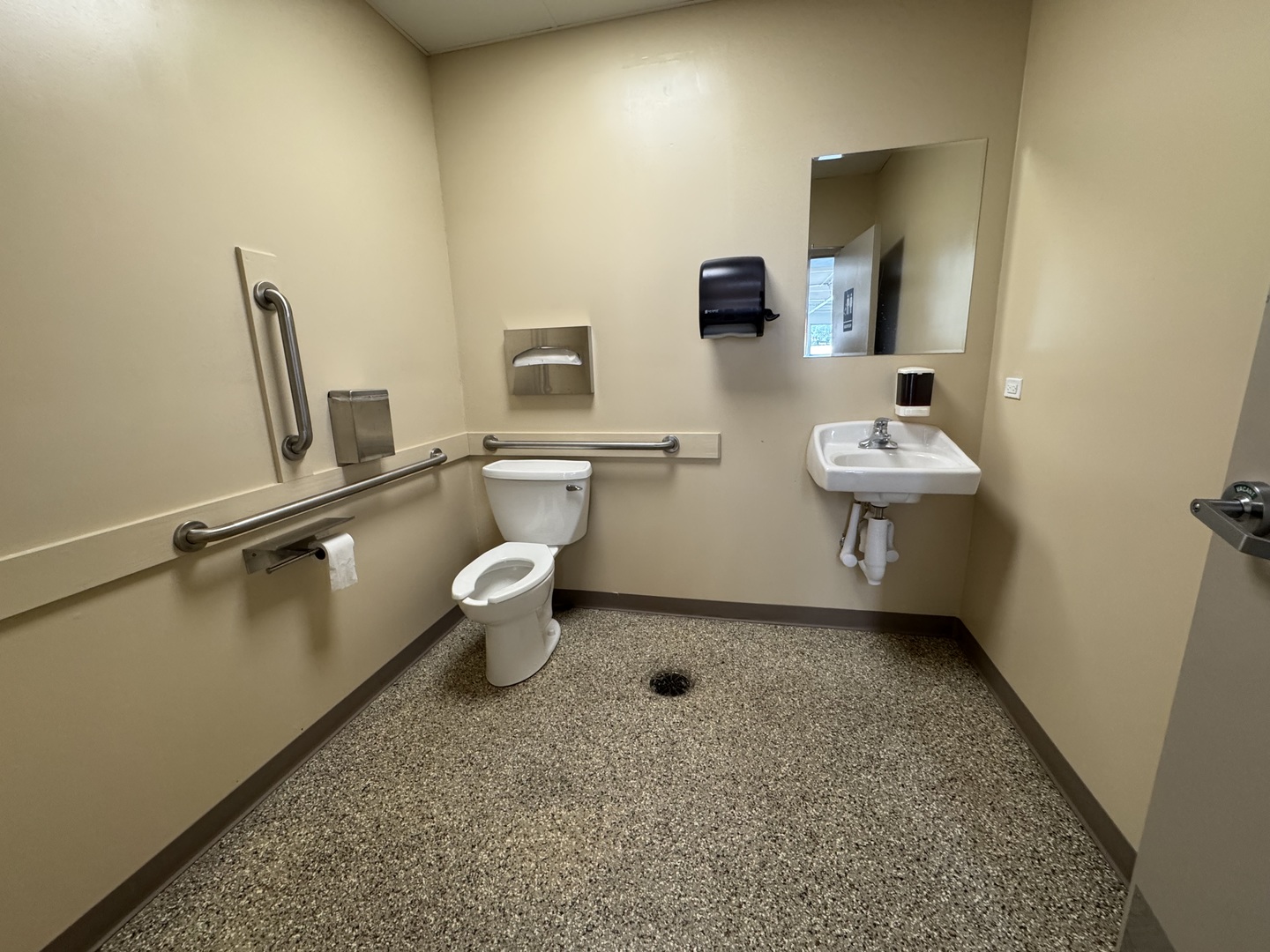 225 E Irving Park Road, Roselle, IL 60172