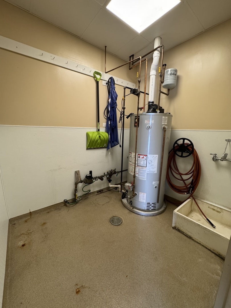 225 E Irving Park Road, Roselle, IL 60172