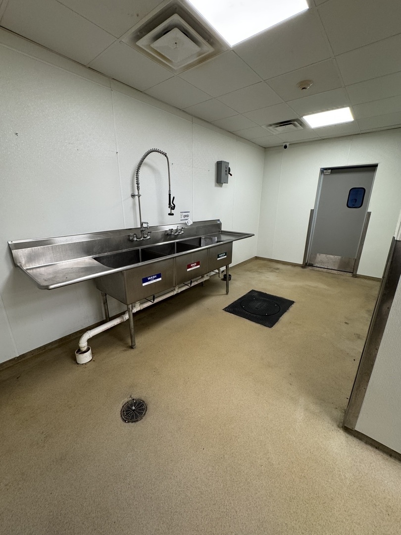 225 E Irving Park Road, Roselle, IL 60172