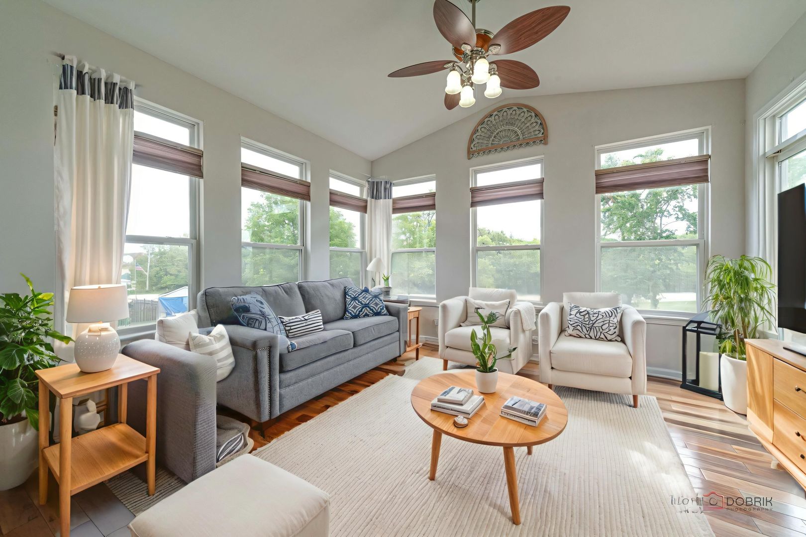 683 Niagara Drive, Volo, IL 60073