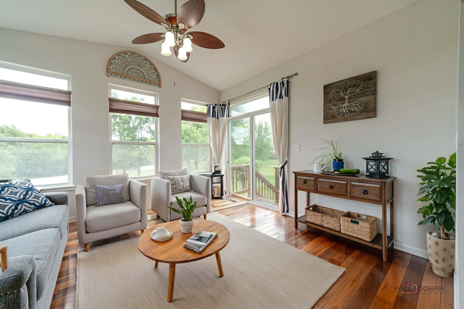 683 Niagara Drive, Volo, IL 60073